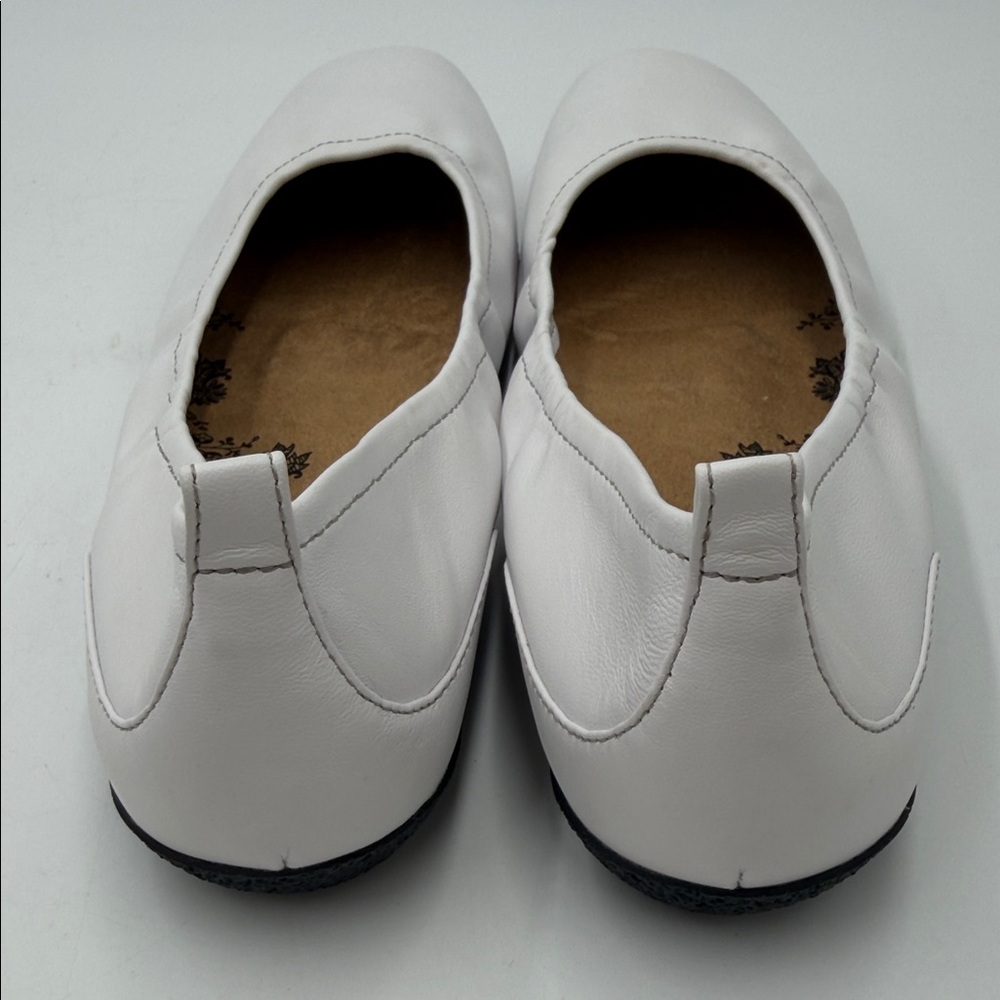 Taos Footwear Chit Chat Women's White Leather Ballet Flats - Picture 5 of 10